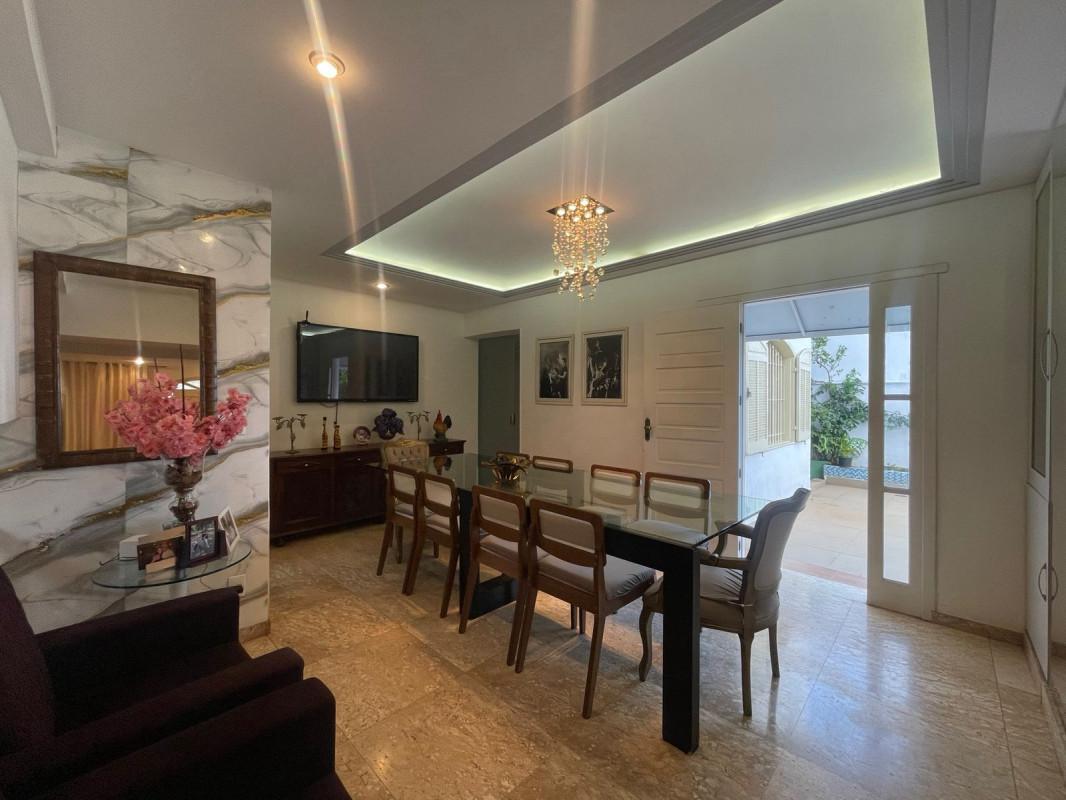 Casa, Santa Lúcia, 5 Quartos, 4 Vagas, 1 Suíte