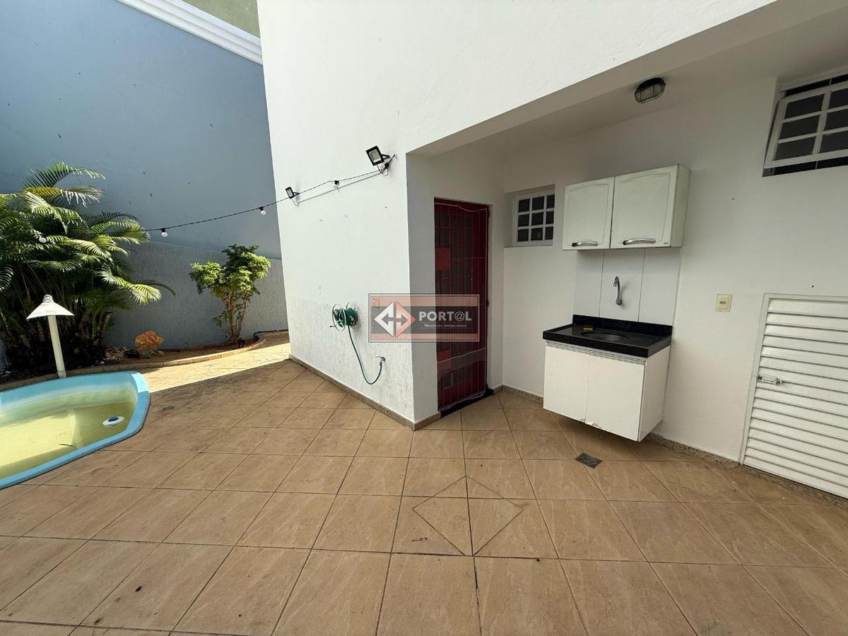 Casa, Itapoã, 3 Quartos, 4 Vagas, 1 Suíte