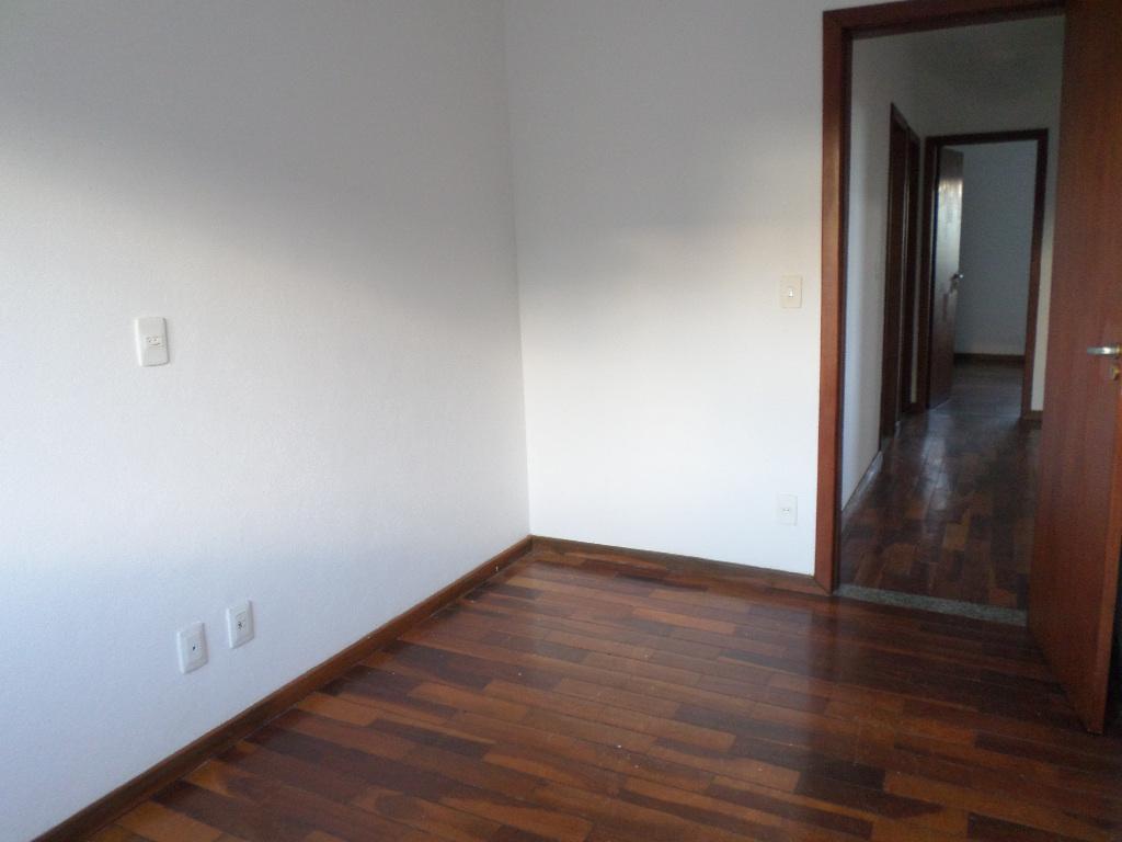 Casa, Jardim Canadá, 5 Quartos, 4 Vagas, 1 Suíte