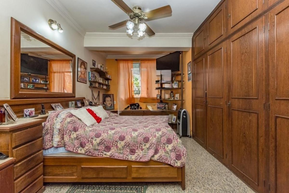 Casa, João Pinheiro, 5 Quartos, 4 Vagas, 1 Suíte