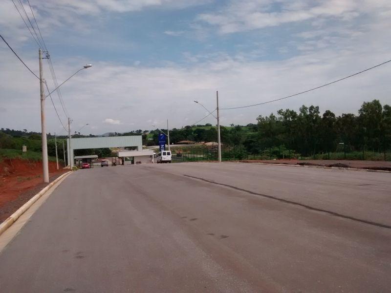 Lote, Universitário, 0 Quarto, 0 Vaga