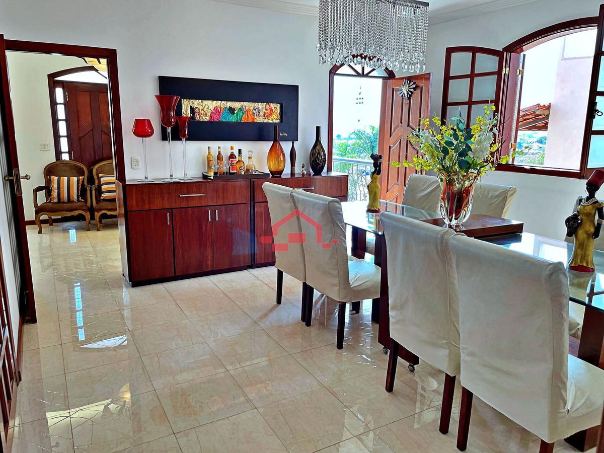 Casa, Trevo, 4 Quartos, 10 Vagas, 1 Suíte