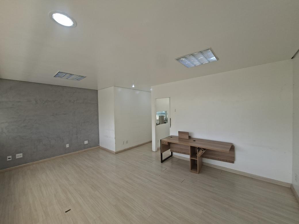 Sala, Savassi, 0 Quarto, 4 Vagas