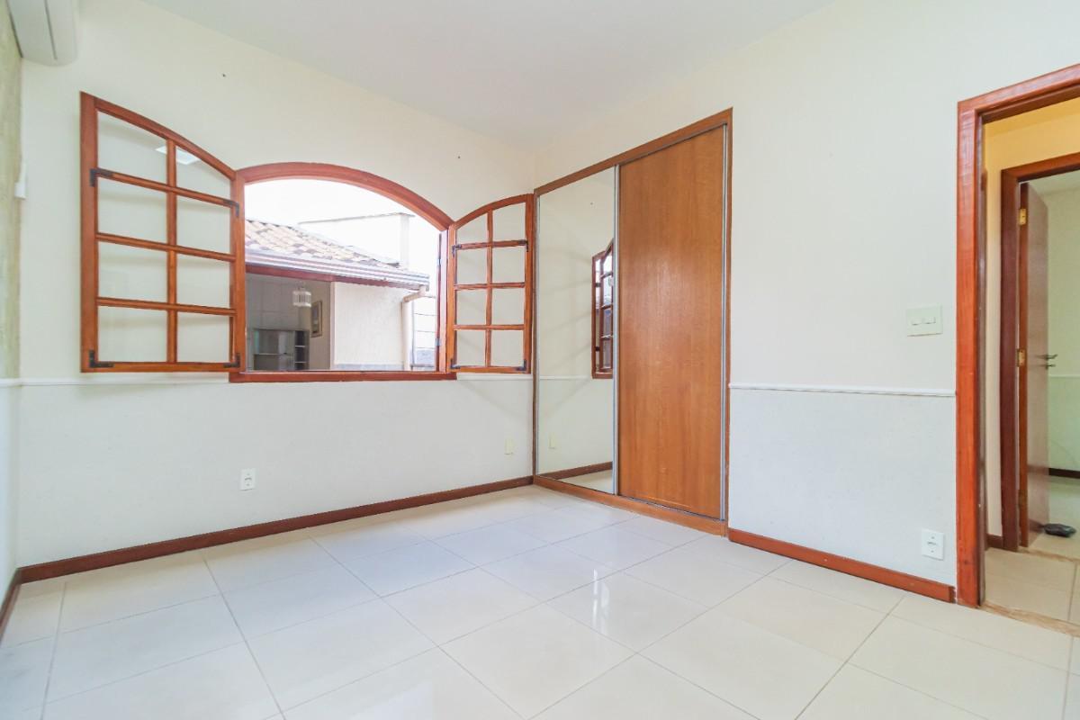 Casa, Itapoã, 4 Quartos, 2 Vagas, 1 Suíte