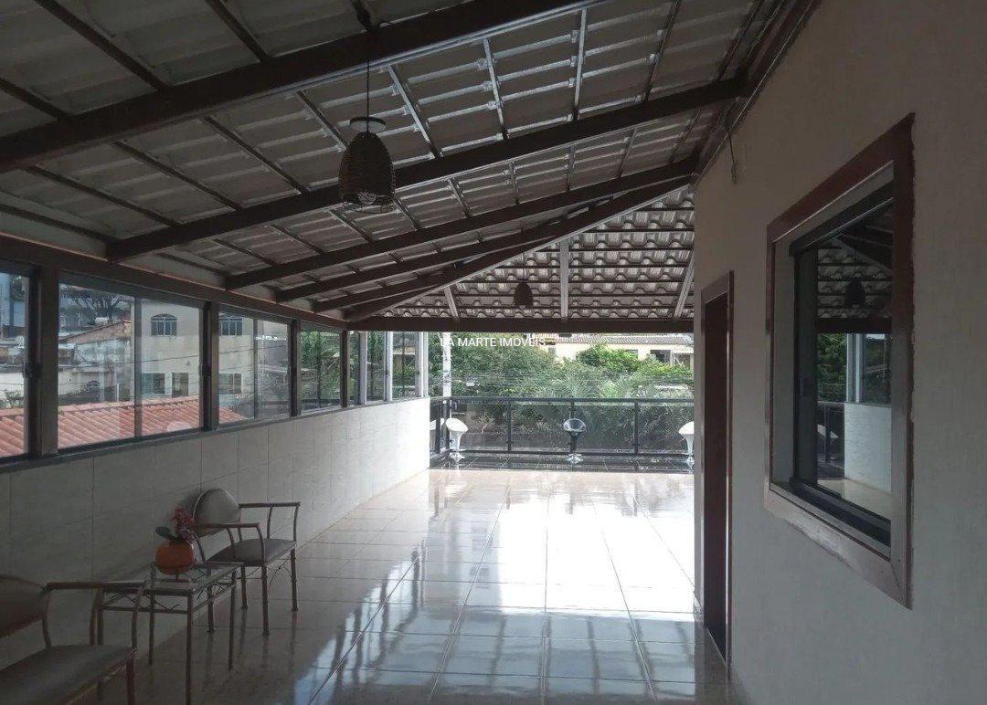 Casa, Industrial, 4 Quartos, 2 Vagas, 1 Suíte