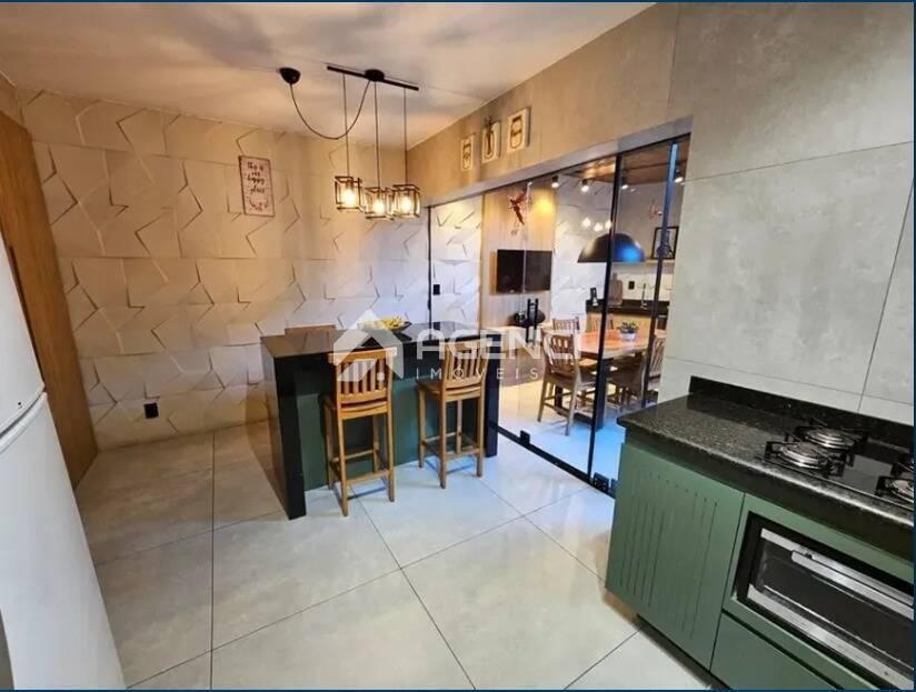 Casa, Cabral, 3 Quartos, 0 Vaga, 1 Suíte