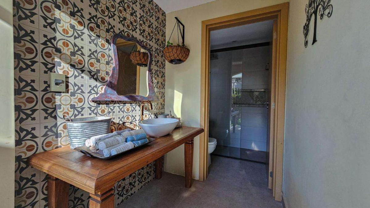 Casa, Alphaville - Lagoa dos Ingleses, 4 Quartos, 3 Vagas, 4 Suítes