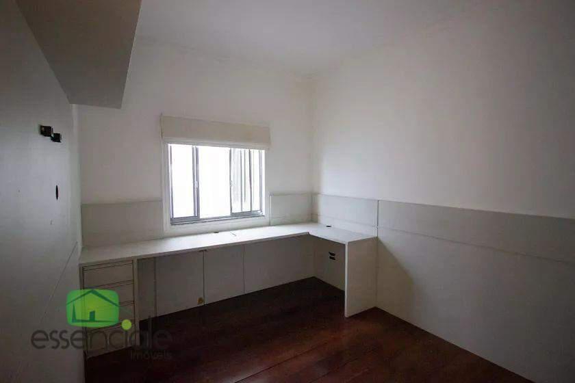 Casa, Europa, 3 Quartos, 6 Vagas, 1 Suíte