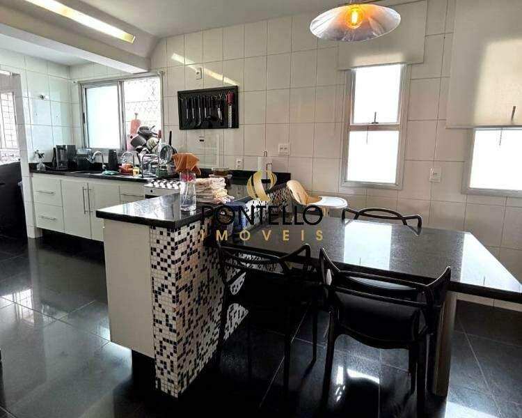 Cobertura, Funcionários, 4 Quartos, 4 Vagas, 2 Suítes