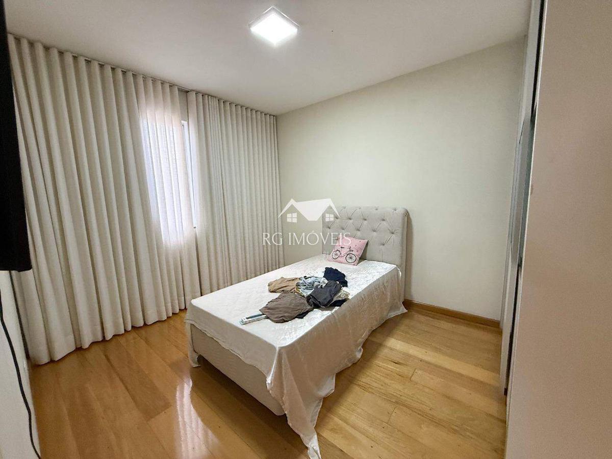 Apartamento, Barreiro, 3 Quartos, 2 Vagas, 1 Suíte
