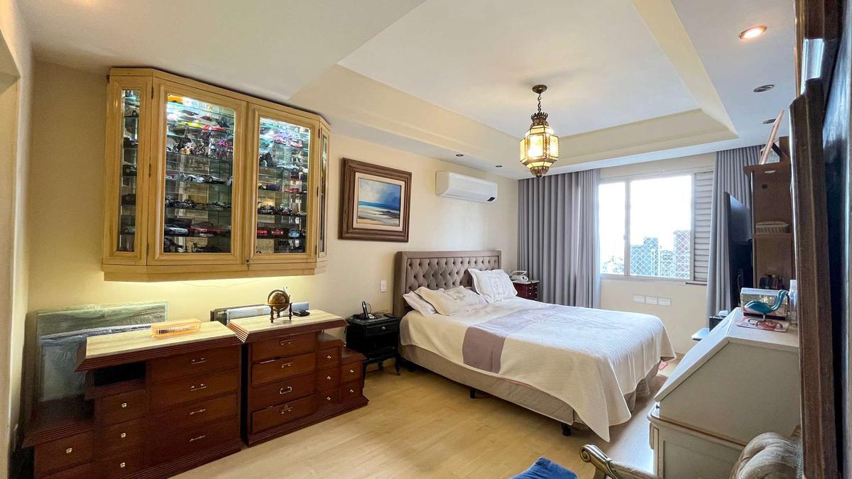 Apartamento, Funcionários, 4 Quartos, 2 Vagas, 1 Suíte