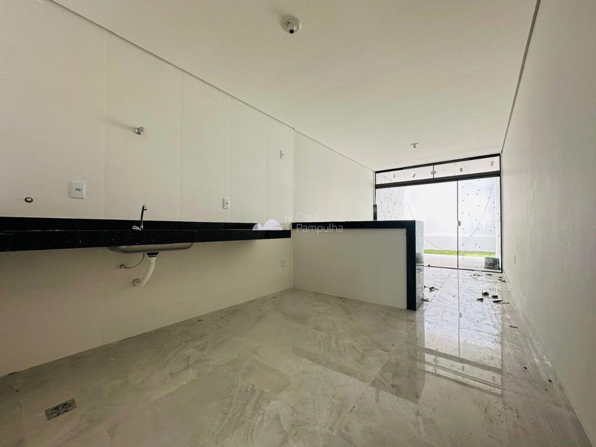 Casa, Candelária, 2 Quartos, 2 Vagas, 1 Suíte