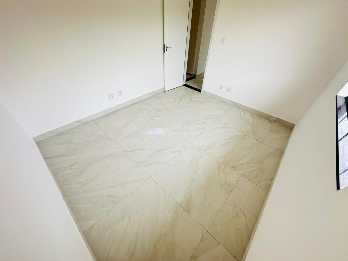 Casa, Santa Branca, 3 Quartos, 2 Vagas, 1 Suíte