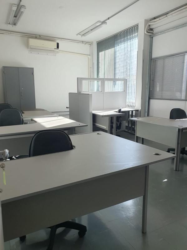 Prédio, Estoril, 0 Quarto, 17 Vagas