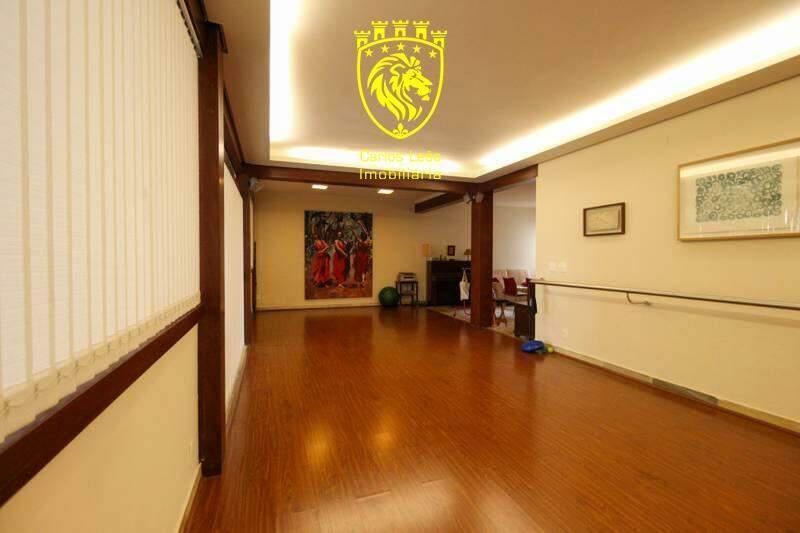 Casa, Serra, 4 Quartos, 5 Vagas, 1 Suíte