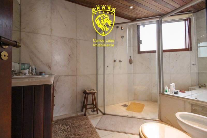Casa, Serra, 4 Quartos, 5 Vagas, 1 Suíte
