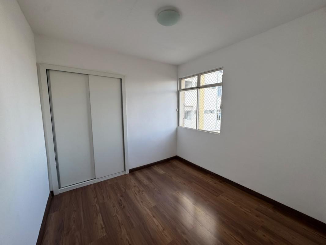 Apartamento, Sagrada Família, 2 Quartos, 1 Vaga