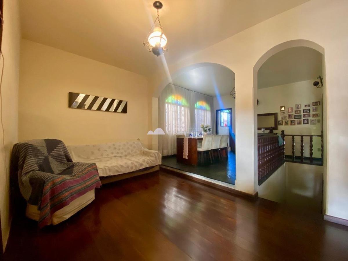 Casa, Santa Branca, 3 Quartos, 4 Vagas, 2 Suítes