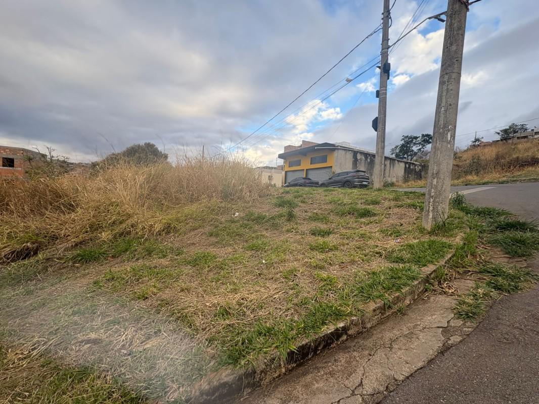 Lote, Novo Barreirinho, 0 Quarto, 0 Vaga
