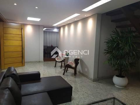 Casa, Camargos, 4 Quartos, 0 Vaga, 2 Suítes