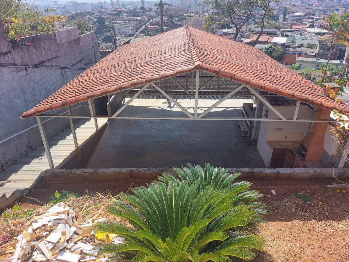 Casa, Concórdia, 3 Quartos, 4 Vagas, 1 Suíte