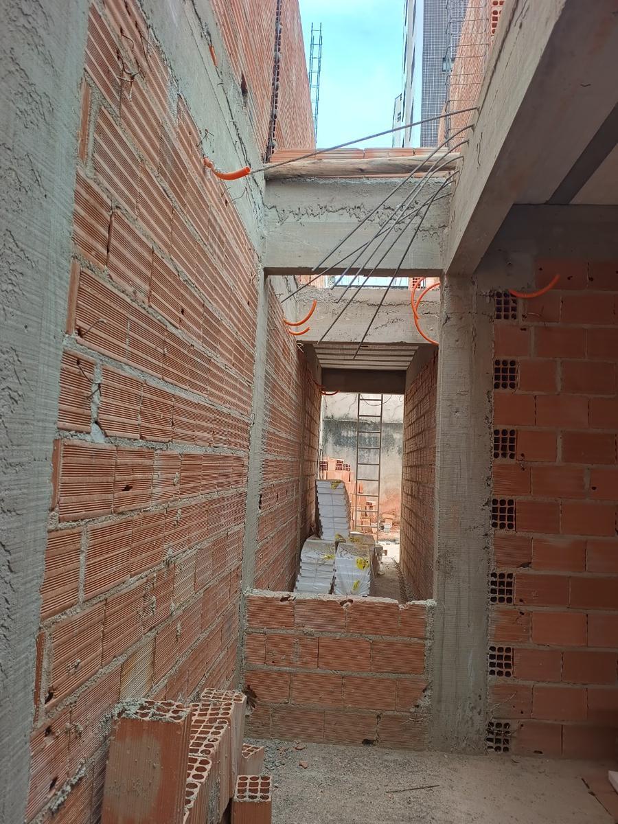 Casa, Europa, 3 Quartos, 2 Vagas, 1 Suíte