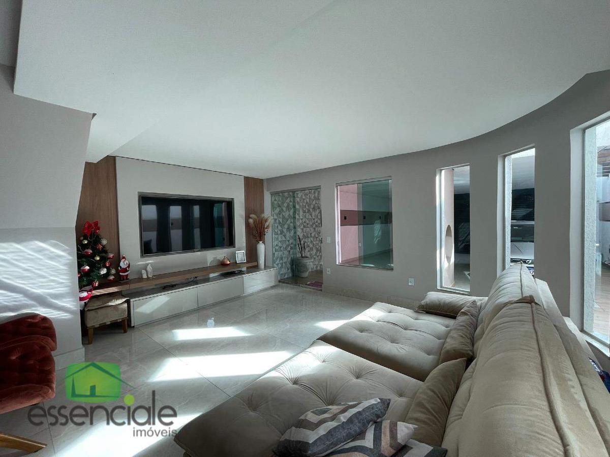 Casa, Europa, 3 Quartos, 4 Vagas, 1 Suíte