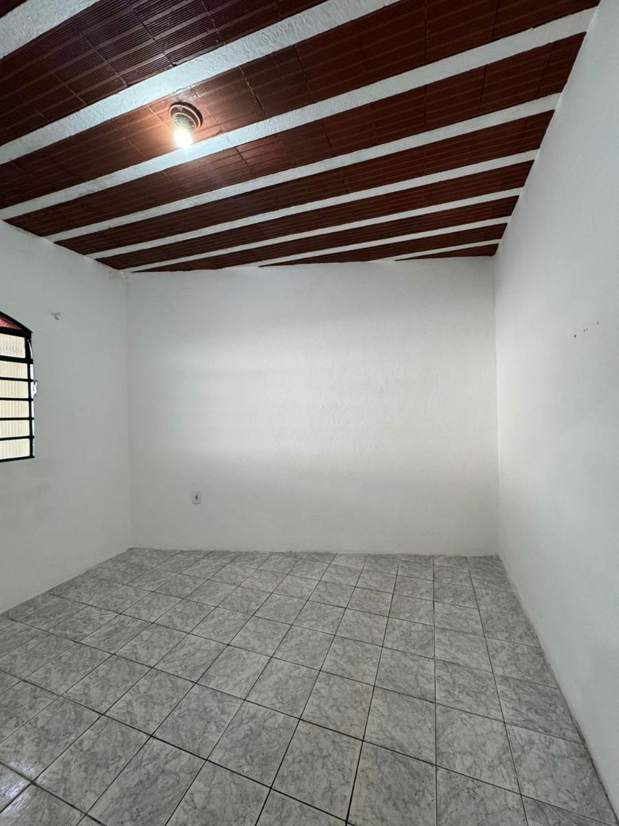 Casa, Céu Azul, 2 Quartos, 0 Vaga