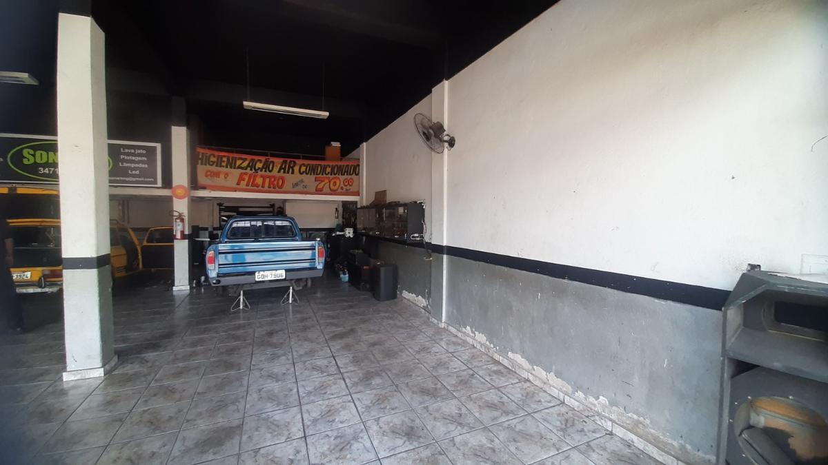 Prédio, Castelo, 0 Quarto, 15 Vagas