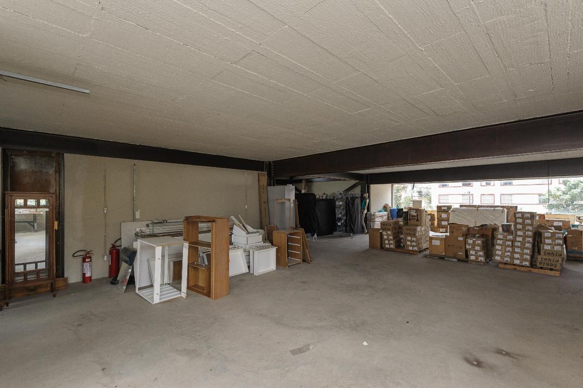 Prédio, São Lucas, 0 Quarto, 15 Vagas