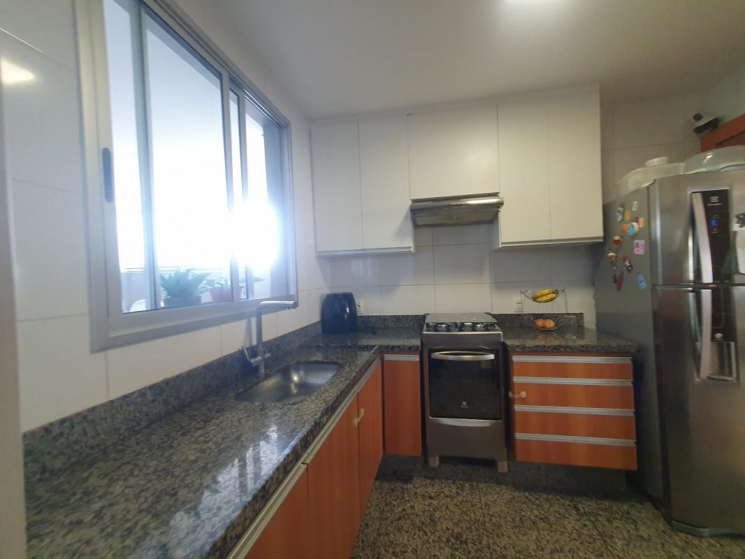 Apartamento, Estoril, 3 Quartos, 2 Vagas, 1 Suíte