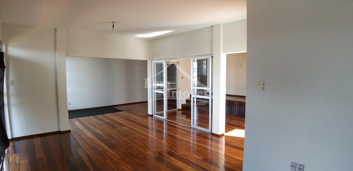 Casa, Centro, 3 Quartos, 3 Vagas, 1 Suíte