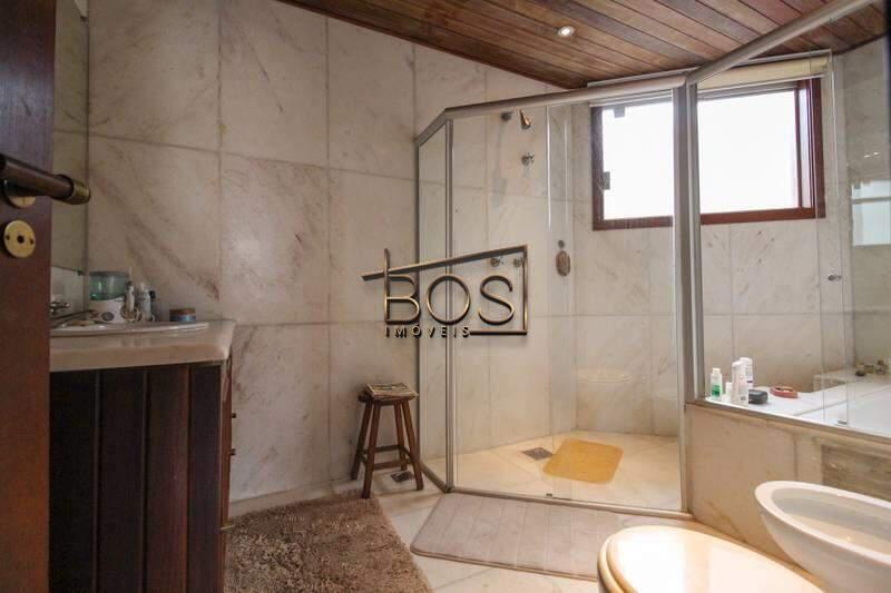 Casa, Serra, 4 Quartos, 5 Vagas, 1 Suíte