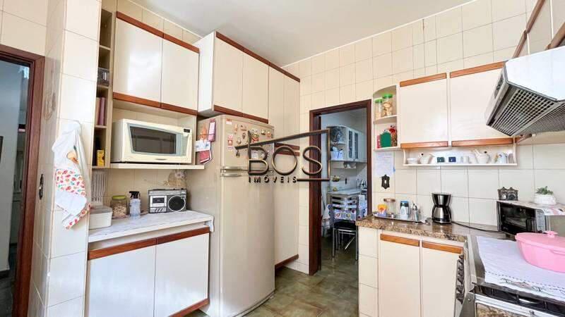 Casa, Luxemburgo, 5 Quartos, 4 Vagas, 2 Suítes