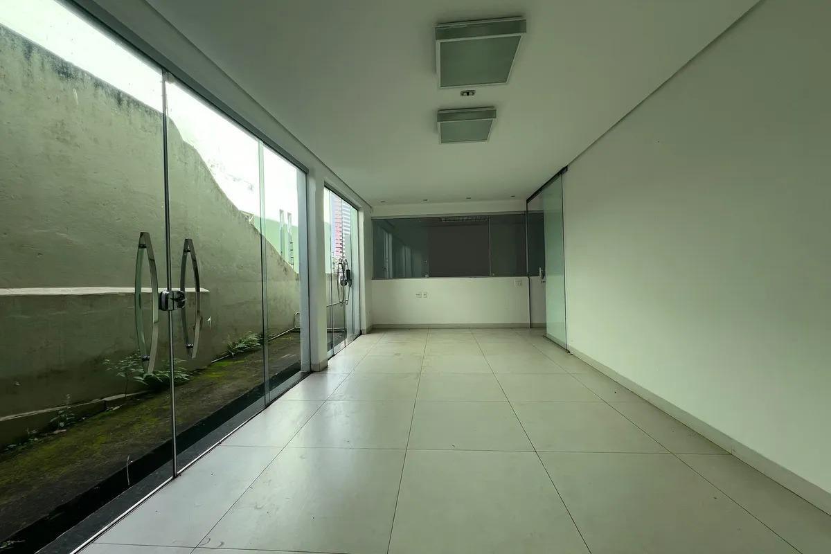 Casa, Santa Lúcia, 7 Quartos, 8 Vagas, 3 Suítes