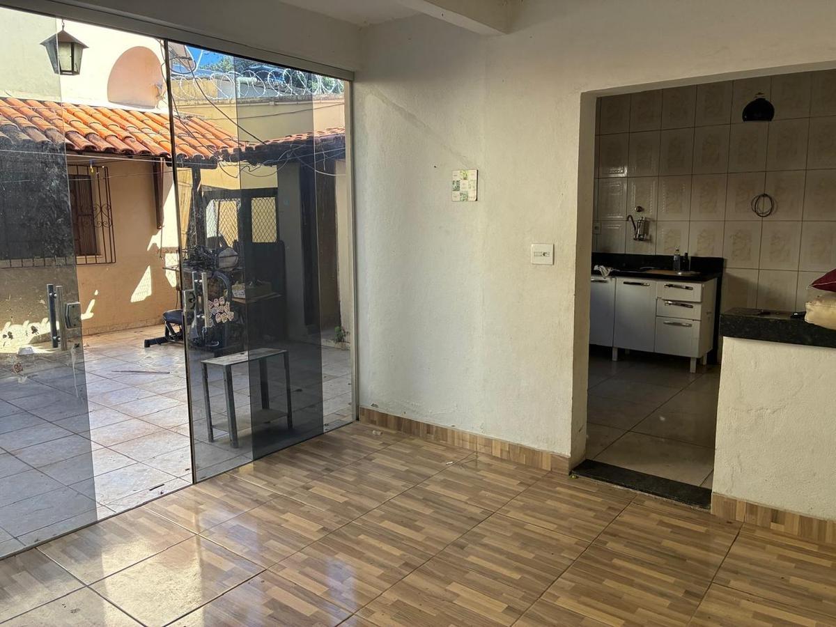 Casa, Santa Branca, 3 Quartos, 3 Vagas, 1 Suíte