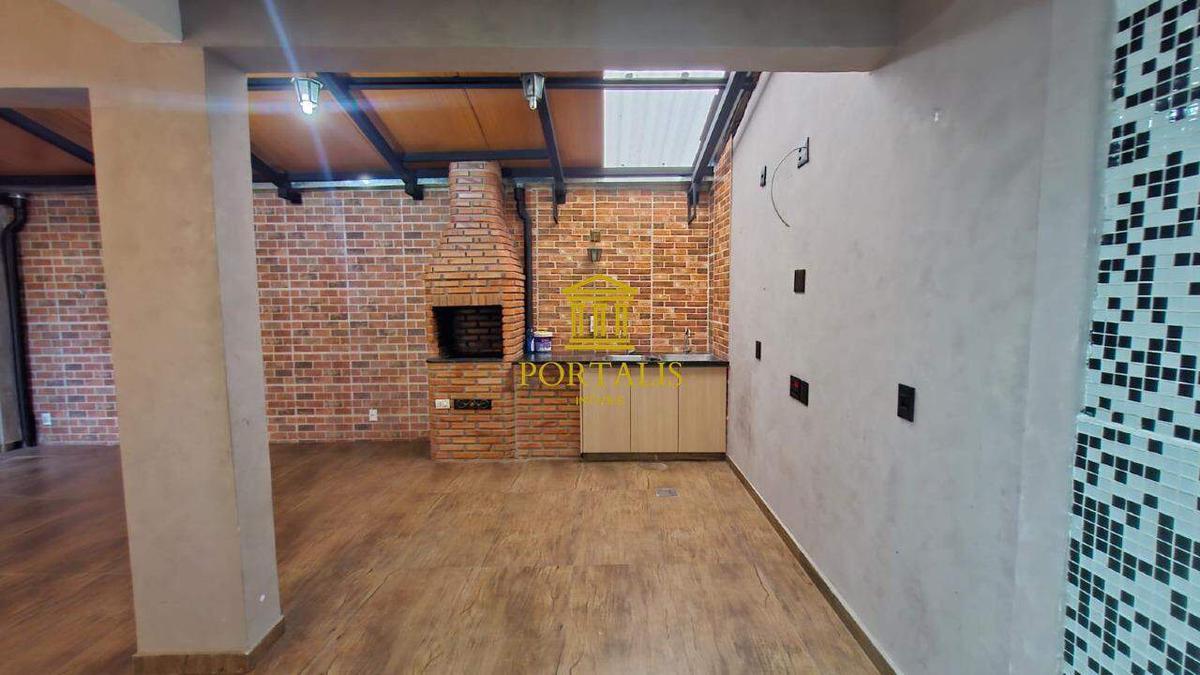 Casa, Cabral, 3 Quartos, 2 Vagas, 1 Suíte