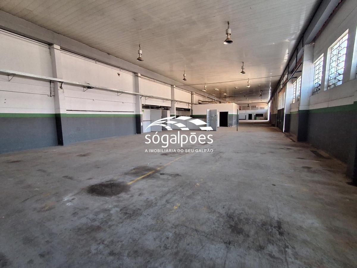 Galpão, São Francisco, 20 Vagas