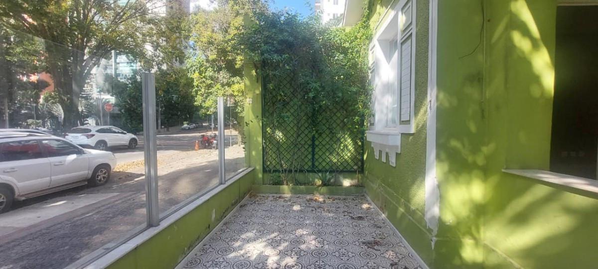 Casa Comercial, Funcionários, 0 Quarto, 0 Vaga