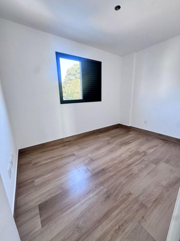 Apartamento, Barreiro, 3 Quartos, 2 Vagas, 1 Suíte