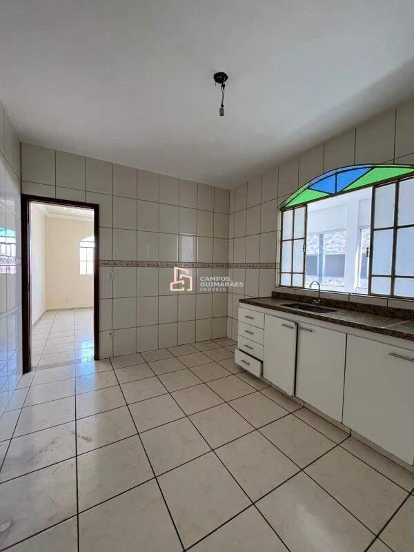 Casa, Milanez, 4 Quartos, 2 Vagas