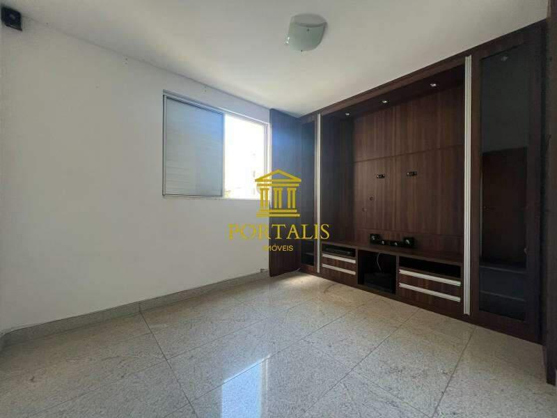 Apartamento, Sagrada Família, 3 Quartos, 2 Vagas, 1 Suíte