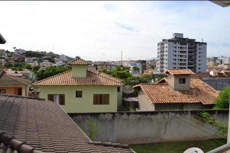 Casa, Santa Maria, 2 Quartos, 3 Vagas, 1 Suíte