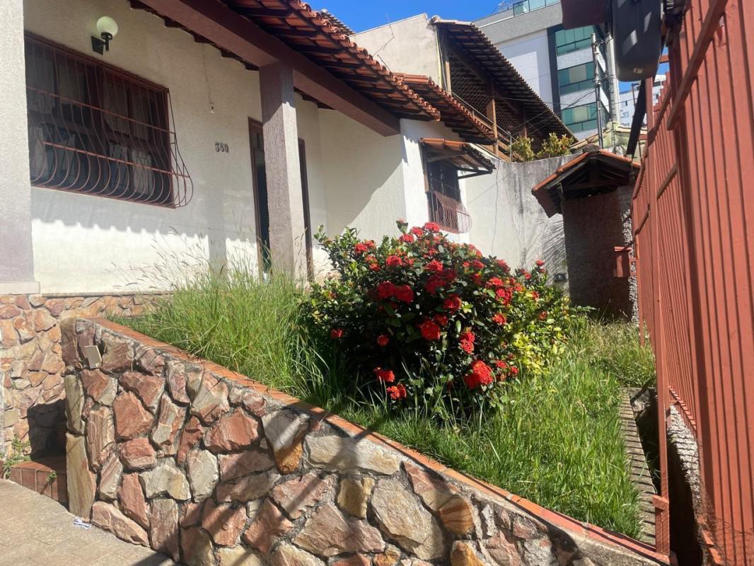 Casa, Castelo, 4 Quartos, 6 Vagas, 2 Suítes