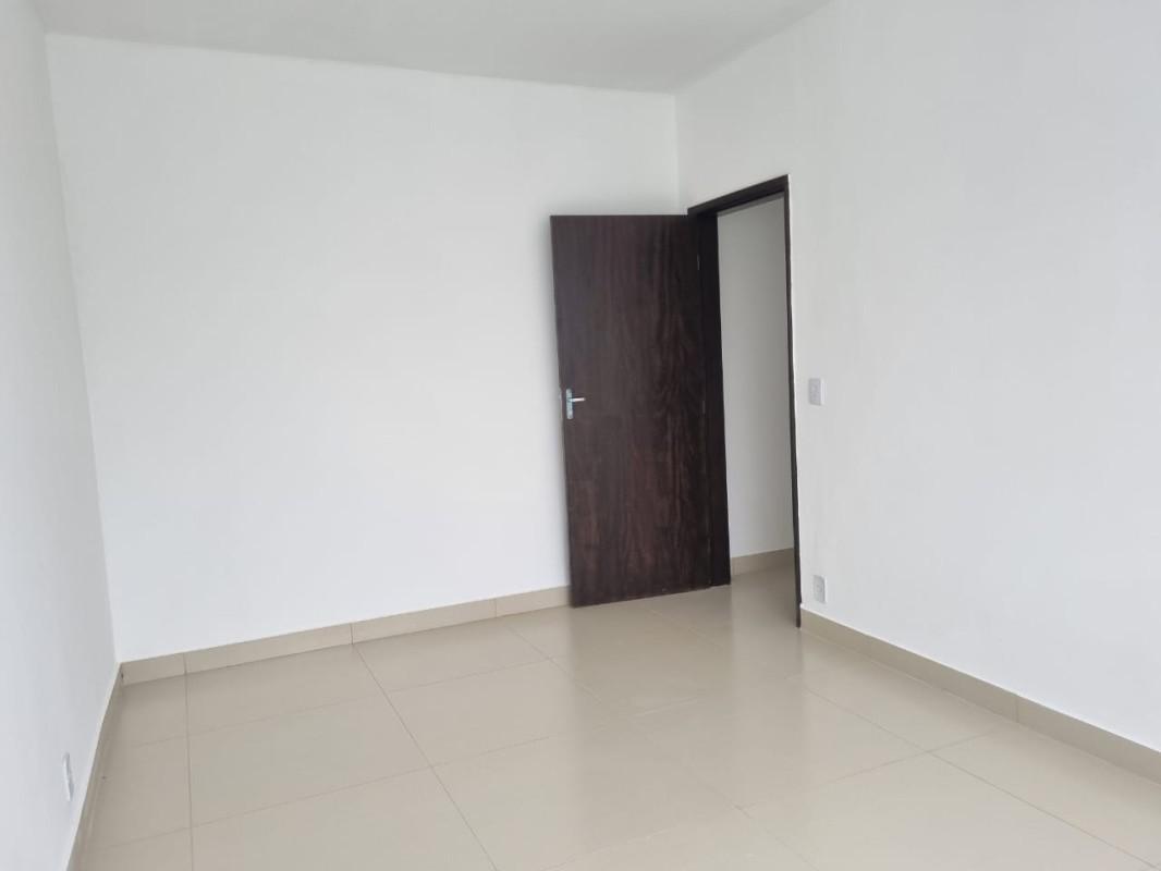 Casa Comercial, Santa Cruz, 2 Quartos, 0 Vaga, 1 Suíte