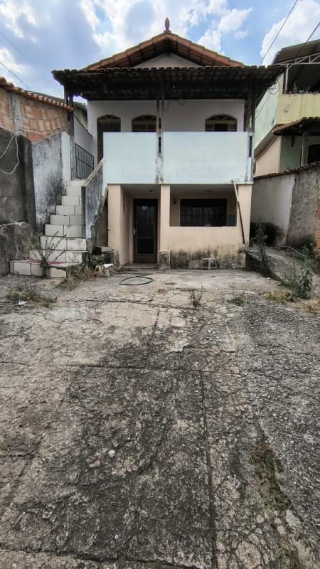 Casa, Industrial, 3 Quartos, 2 Vagas, 1 Suíte