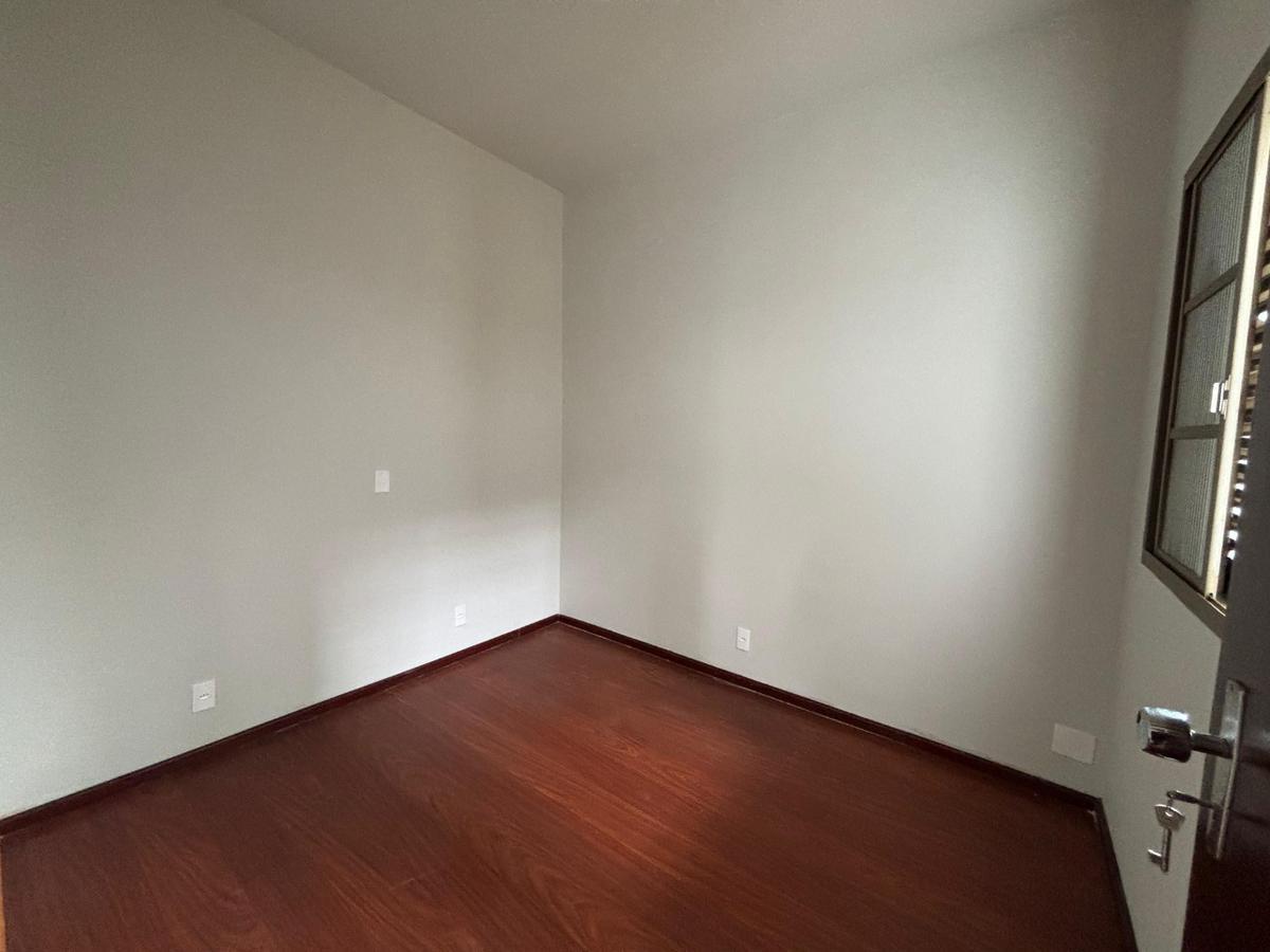 Casa, Centro, 3 Quartos, 5 Vagas, 1 Suíte