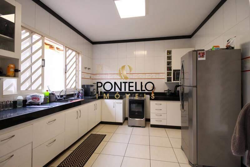 Casa, João Pinheiro, 5 Quartos, 5 Vagas, 1 Suíte