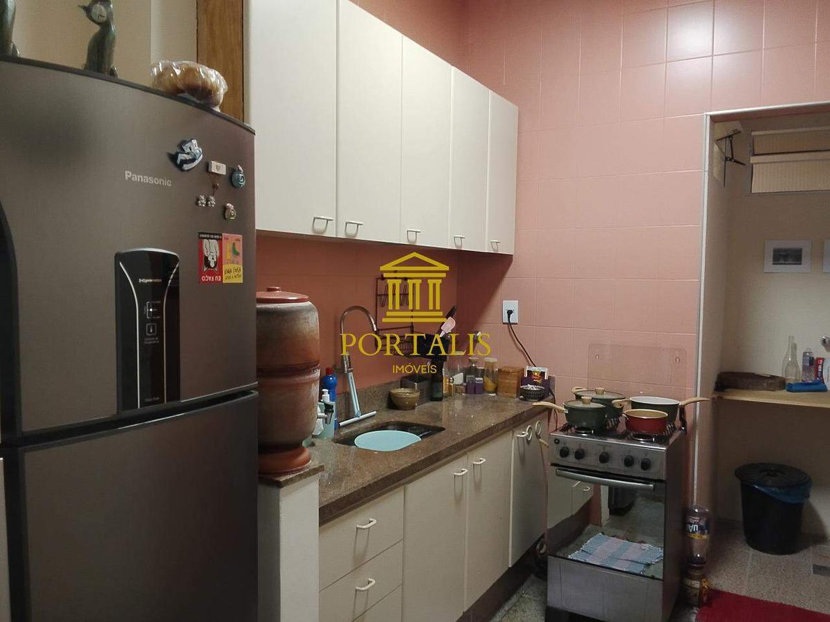 Apartamento, Floresta, 2 Quartos, 0 Vaga