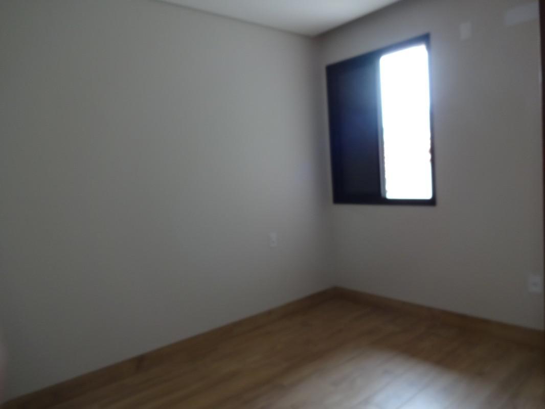 Casa, Jaraguá, 4 Quartos, 3 Vagas, 1 Suíte